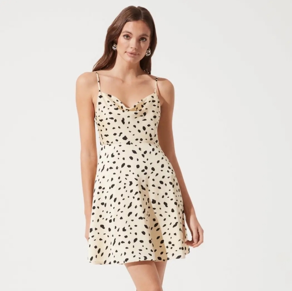 ASTR THE LABEL COWL NECK MINIDRESS  ANIMAL PRINT  MEDIUM
